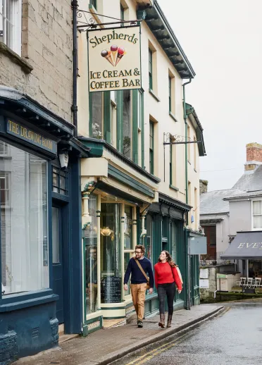 Shopping in Hay